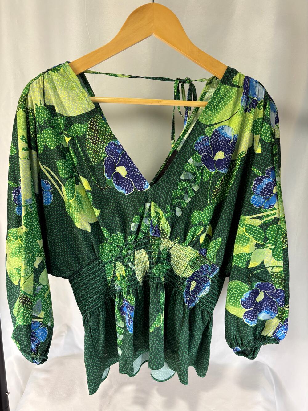 White House Black Market Vivien Floral Peplum Blouse Small Green Blue Smocked
